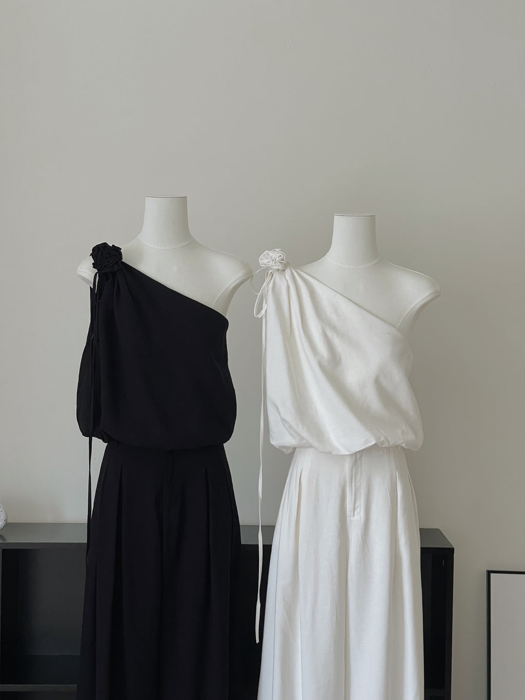 Vera Oblique Minimalist Set