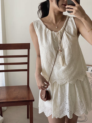 Holiday Eyelet Set / 刺绣抽绳度假套装