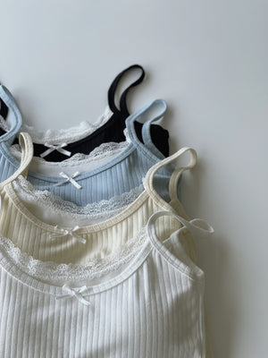 Lacey Edge Padded Singlet / 蕾丝花边胸垫吊带