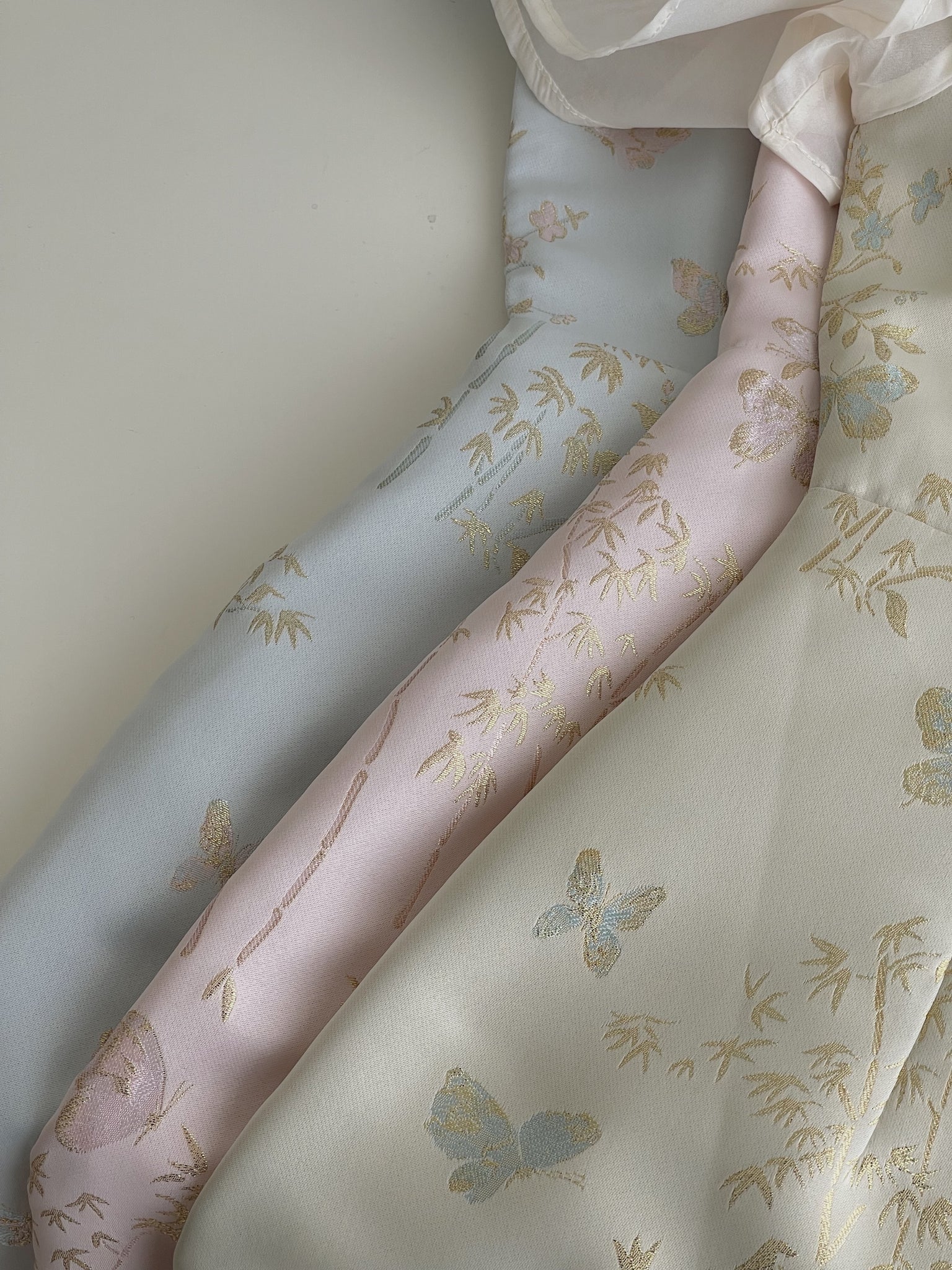 Butterfly Flutter Qipao Dress / 锦蝶花语-金线提花改良旗袍