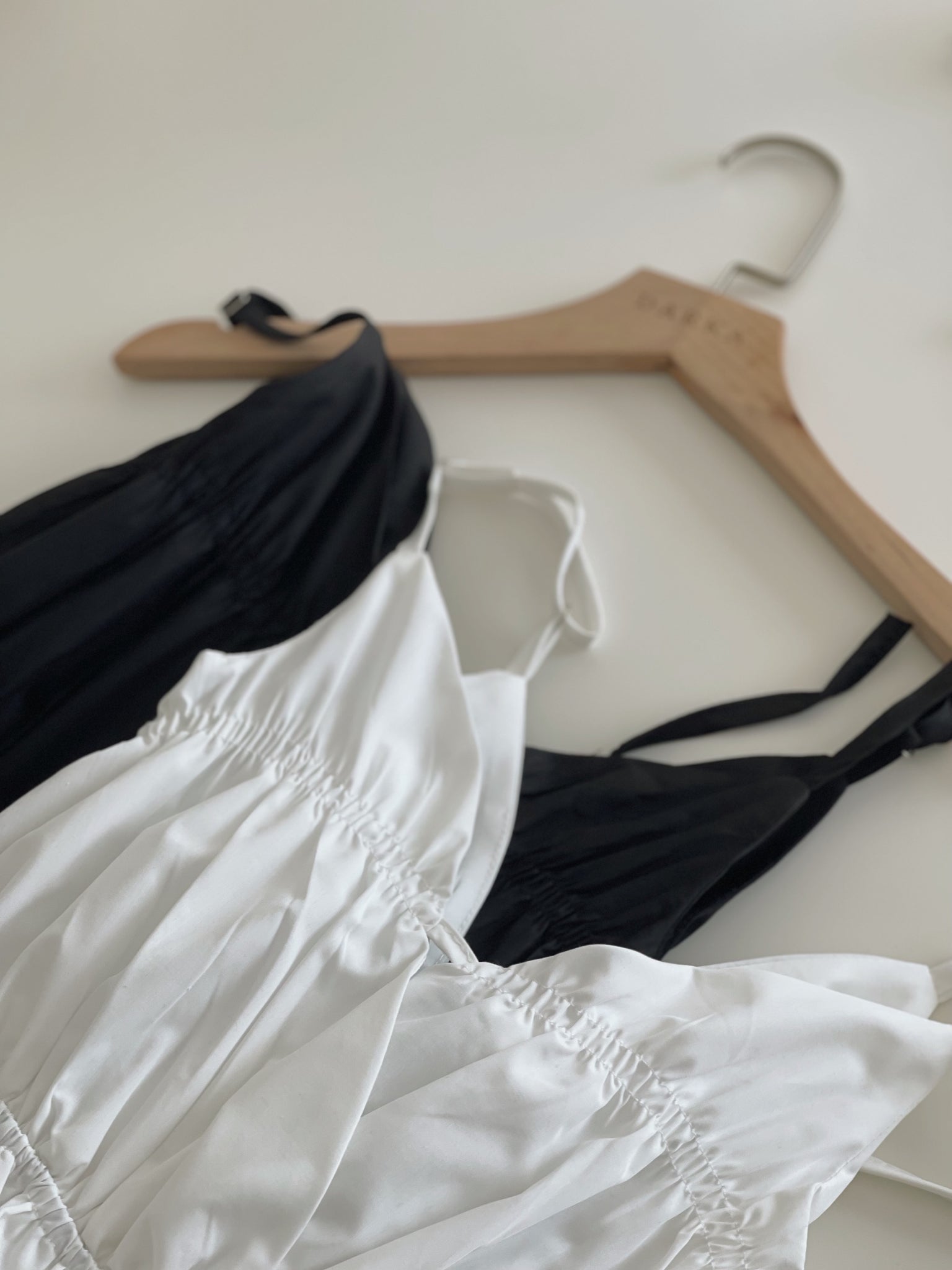 Lorra Wide Flare Dress / 小露背度假风长裙