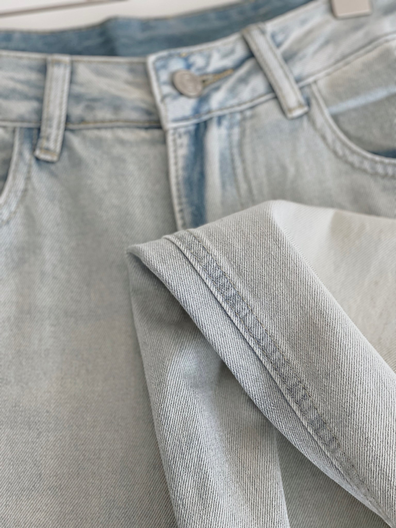 Extra Long Light Washed Jeans / 加长版浅牛仔长裤