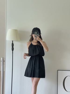 Kalie Back Cutout Dress / 挂脖收腰露背裙