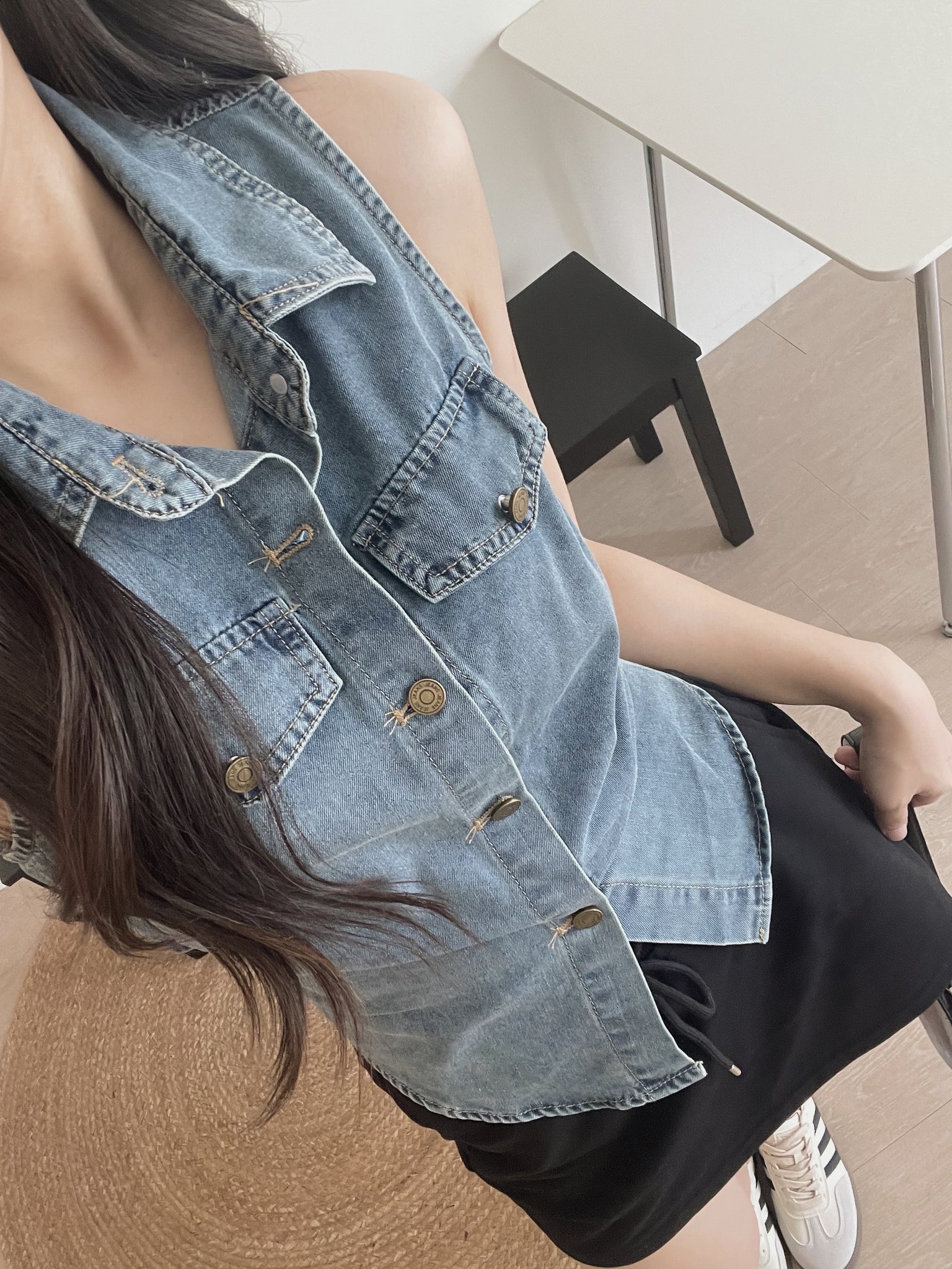 Collar Back Ribbon Top / 牛仔翻领后系带上衣