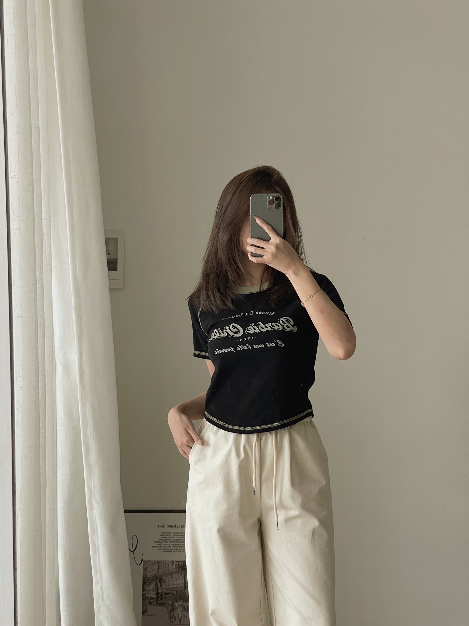 Graphic Crop Tee / 个性字母短上衣