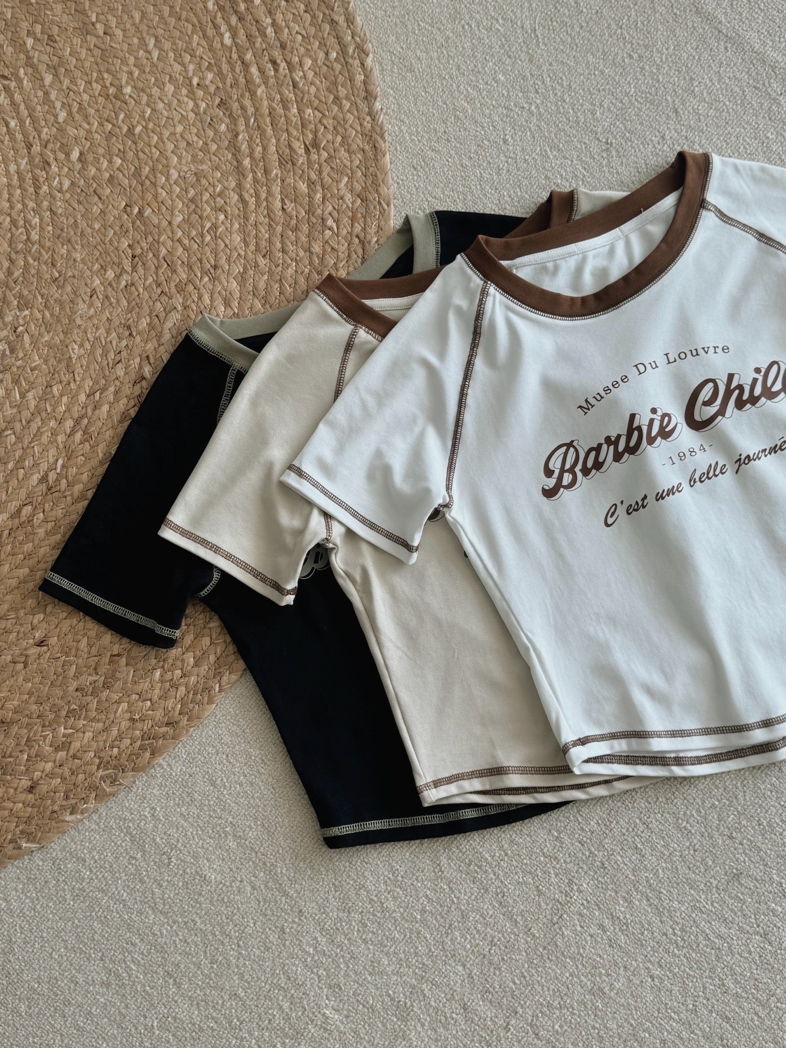 Graphic Crop Tee / 个性字母短上衣