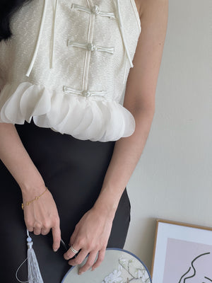 Petals Spliced Halter Top / 温柔花瓣摆盘扣上衣