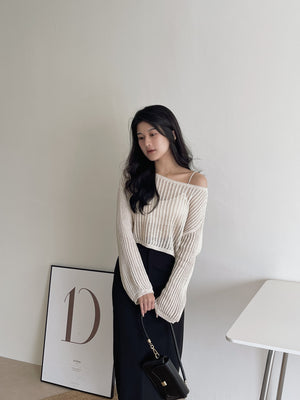 Hollow Wide Shoulder Top / 镂空落肩长袖衫