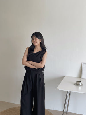Vera Oblique Minimalist Set / 立体花斜肩阔腿裤套装