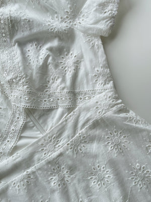 Eyelet Embroidered Cutout Dress / 挖空设计感连衣裙