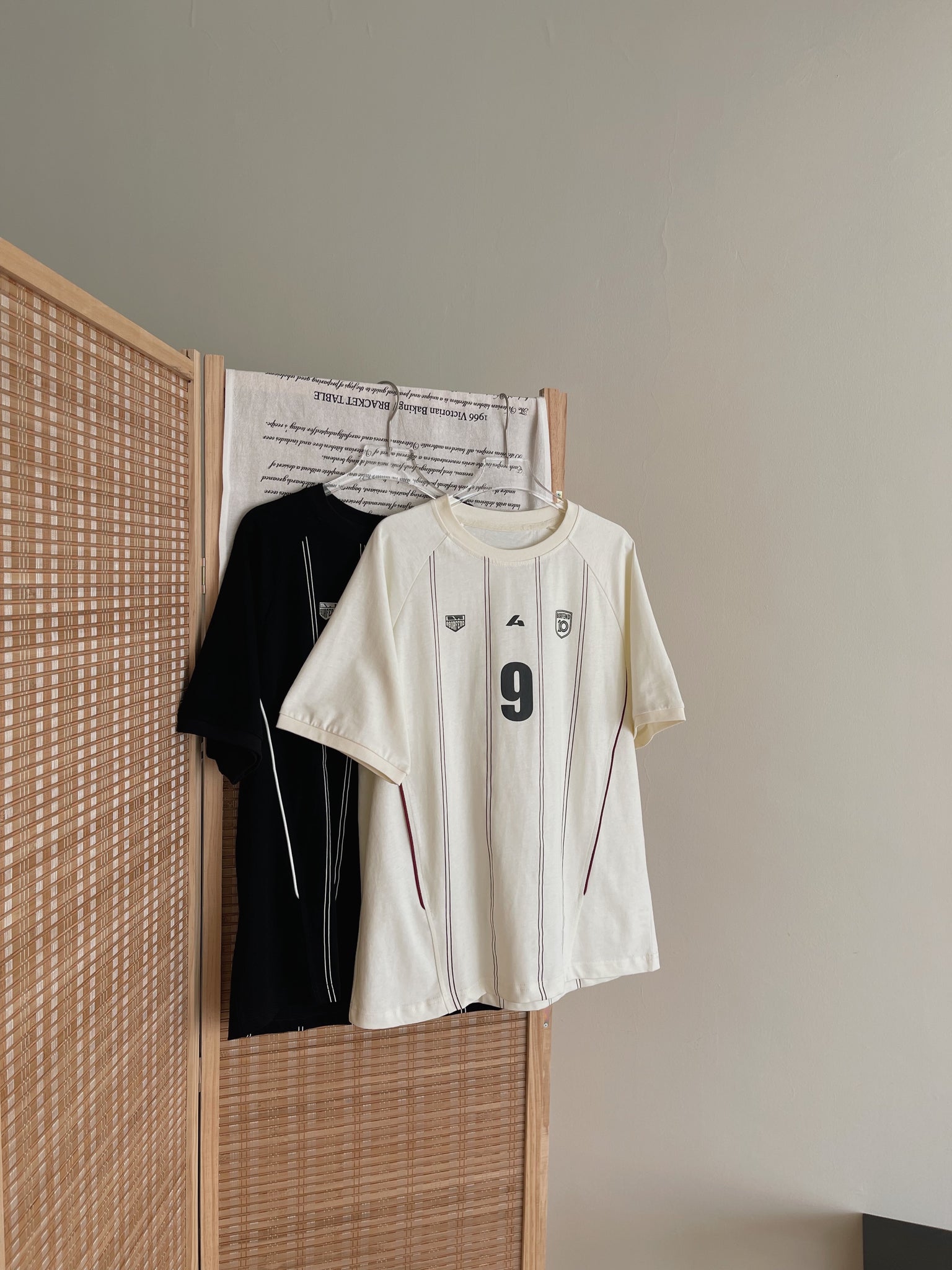Badge Stripes Oversized Tee / 美式徽章条纹宽松T恤