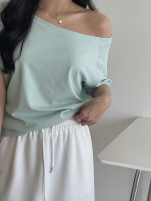 Wide Neck Simple Tee / 净色落肩T恤