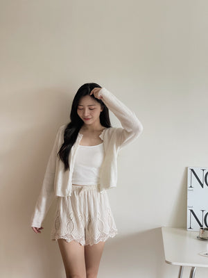 Crochet Lace Hem Shorts / 镂空刺绣短裤