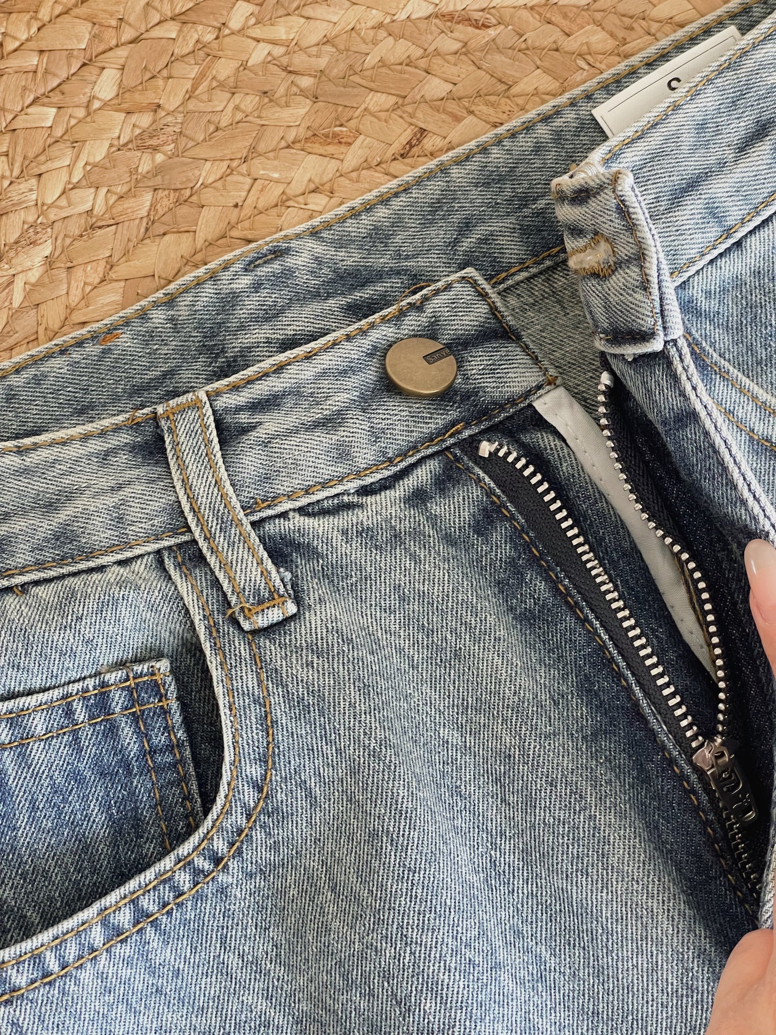 Denim Front Split Skirt / 前开衩牛仔半裙