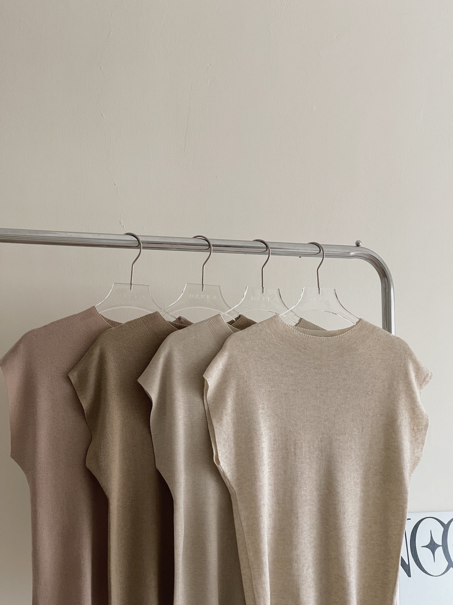 Mock Neck Knit Top / 半高领针织上衣