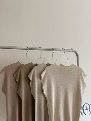 Mock Neck Knit Top / 半高领针织上衣