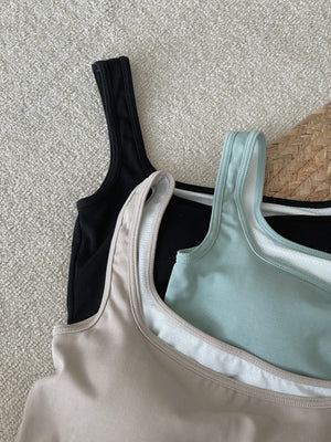 Square Neck Padded Tank Top / 方领胸垫背
