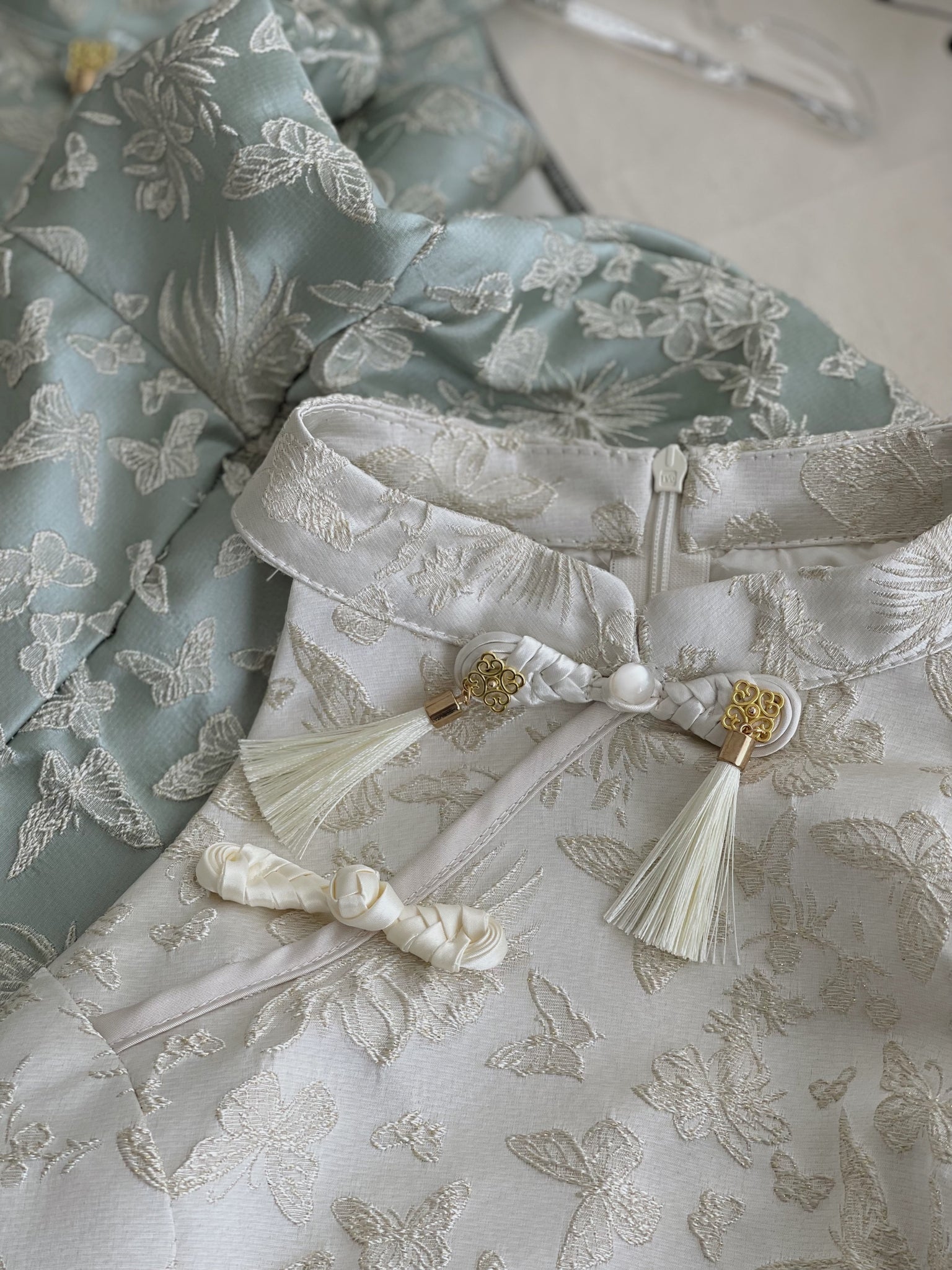 Carlin Emboss Jacquard Jumpsuit Dress / 【花影仙蝶】浮雕提花连体旗袍