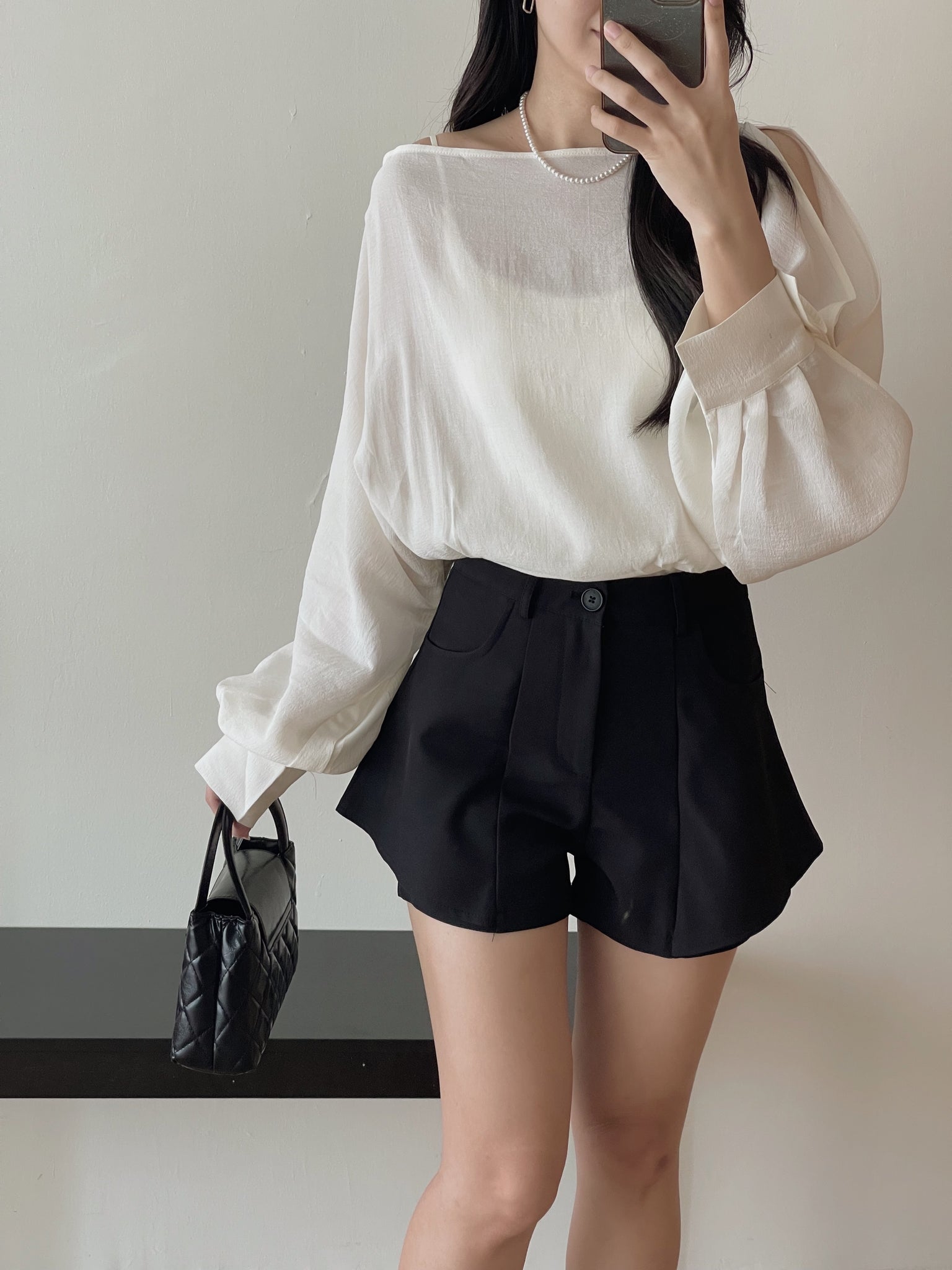 Luminous Chiffon Blouse / 柔光漫纱镂空遮肉小衫