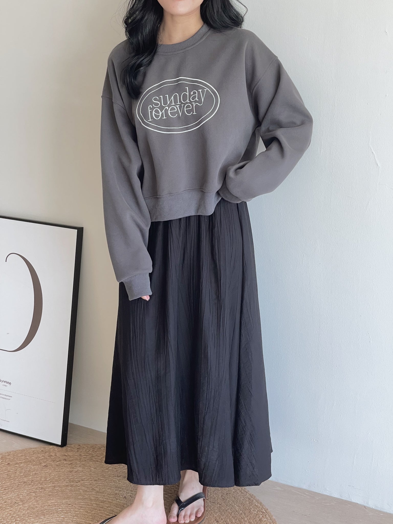 Contrast Embroidered Sweatshirt / 撞色刺绣字母卫衣