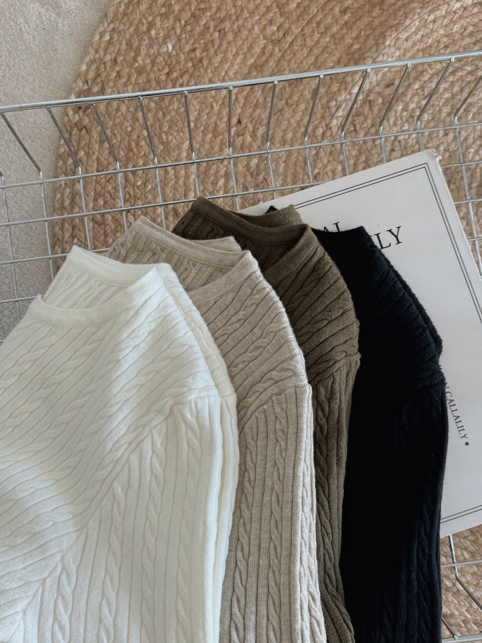 Cable Knit Cardigan / 软糯麻花长袖上衣