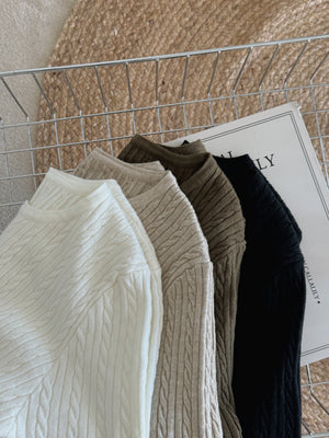 Cable Knit Cardigan / 软糯麻花长袖上衣