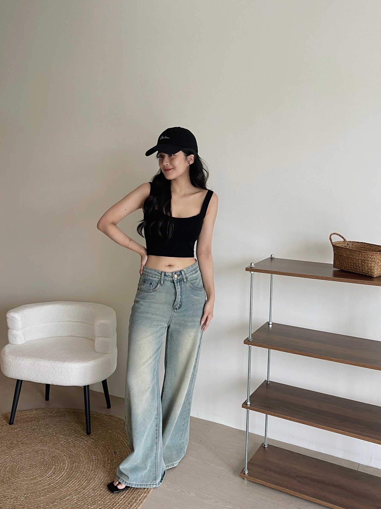 Sleeveless Crop Top With Removable Pad / 大方领遮副乳胸垫背心