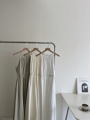Avril Halterneck Dress / 挂脖后腰镂空长裙