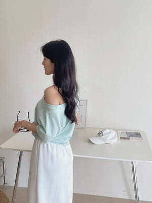 Wide Neck Simple Tee / 净色落肩T恤
