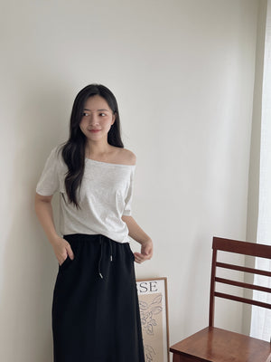 Wide Neck Simple Tee / 净色落肩T恤