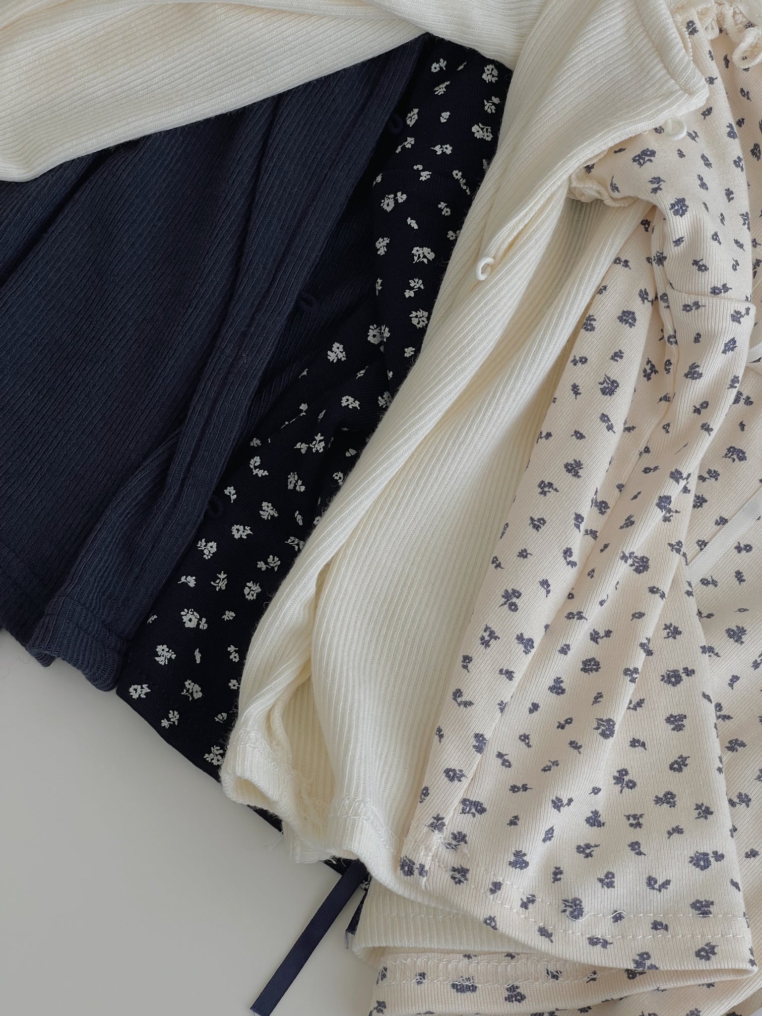 Floral Cami Two-pcs Set / 甜美碎花背心两件套