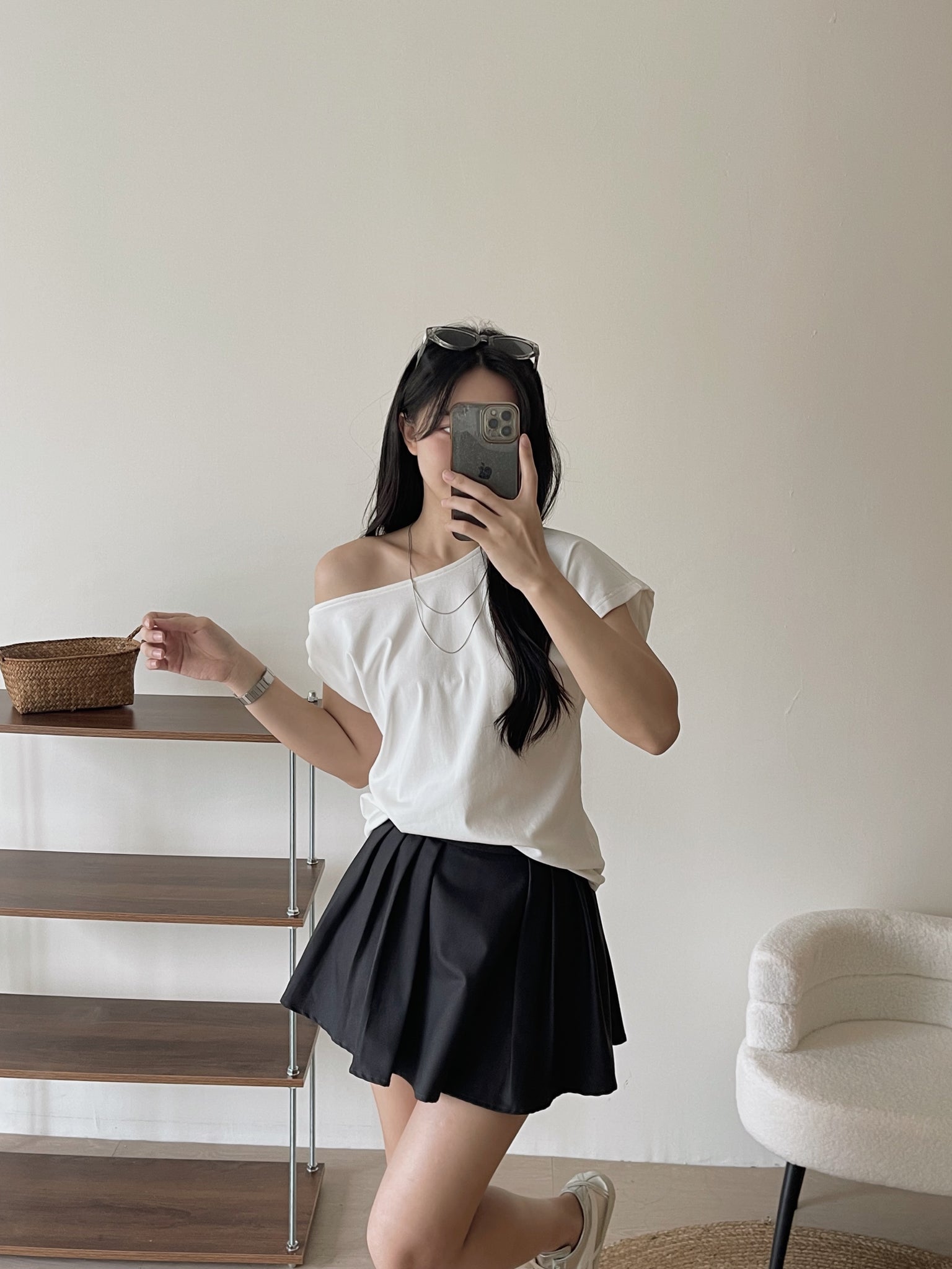 Knot Sleeve Casual Tee / 露锁骨显瘦扭结斜领T恤