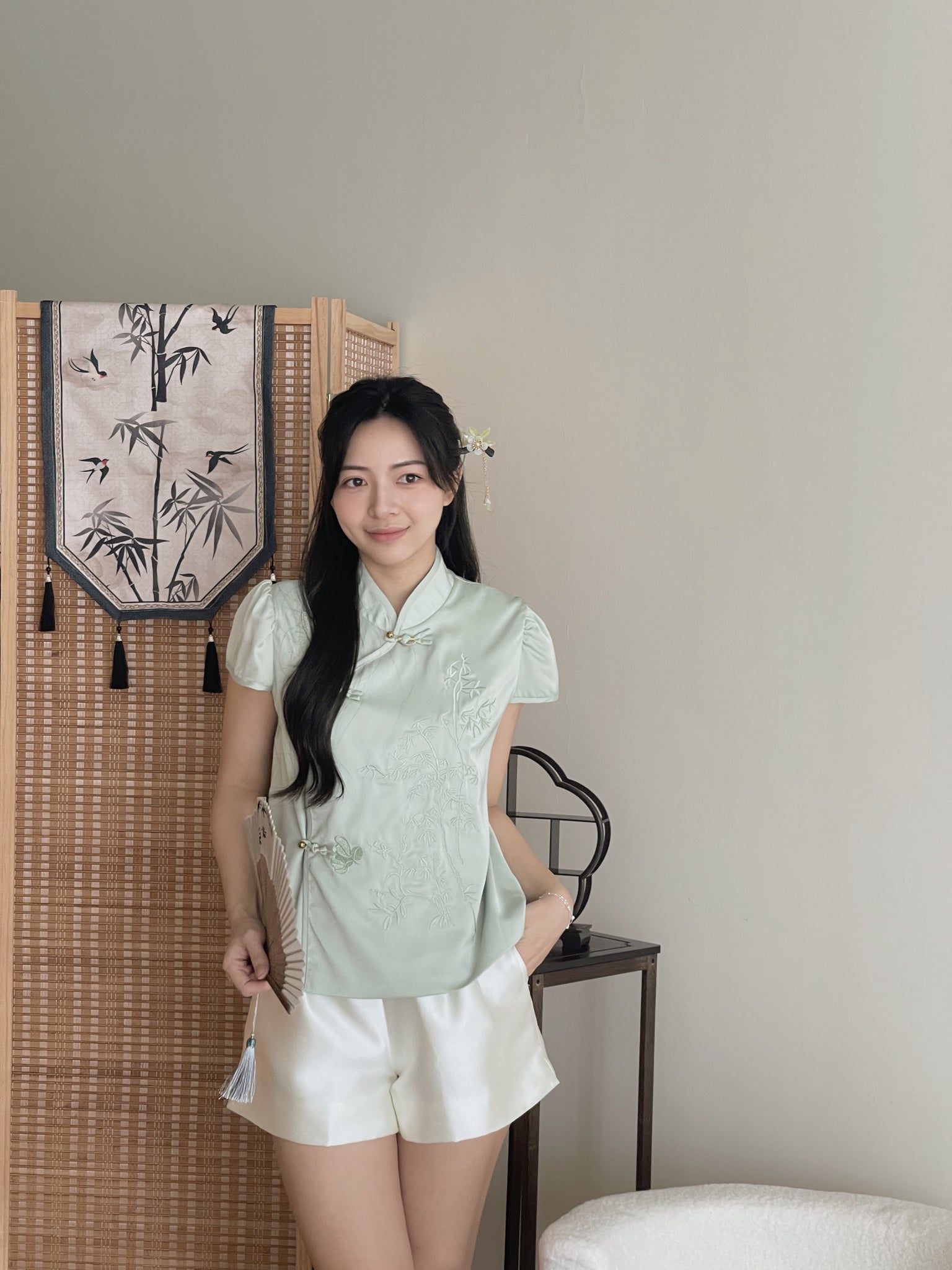 Bamboo Embroidered Silk Top / 竹青刺绣盘扣上衣