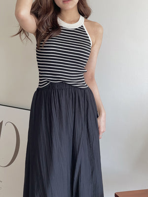 Stripes Halterneck Singlet / 杏黑条针织挂脖背心