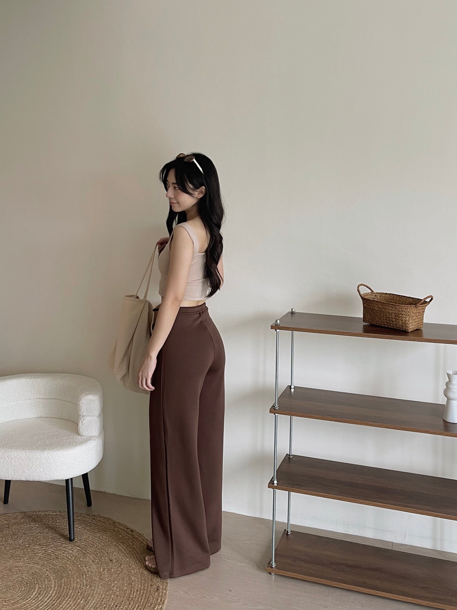 Sleeveless Crop Top With Removable Pad / 大方领遮副乳胸垫背心