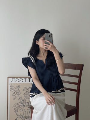 Ethnic Trim Pleated Top / 民族风边条压褶小衫