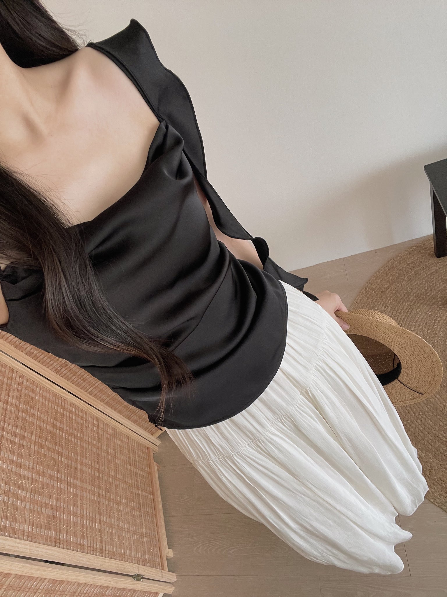 Ruffle Strap Satin Top / 缎面荷叶肩带小衫
