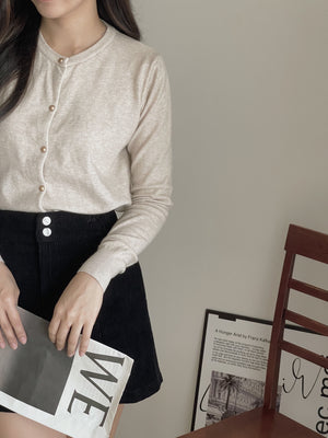 Soft Cloud Knit Cardigan / 软糯小金扣针织衫