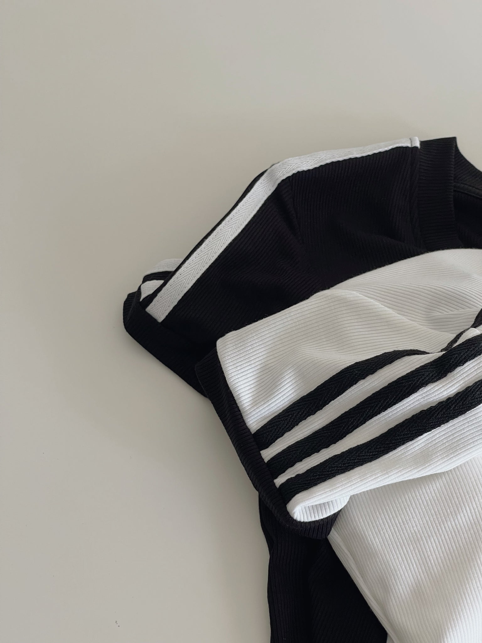 Sports Padded Tee / 运动显瘦带胸垫上衣
