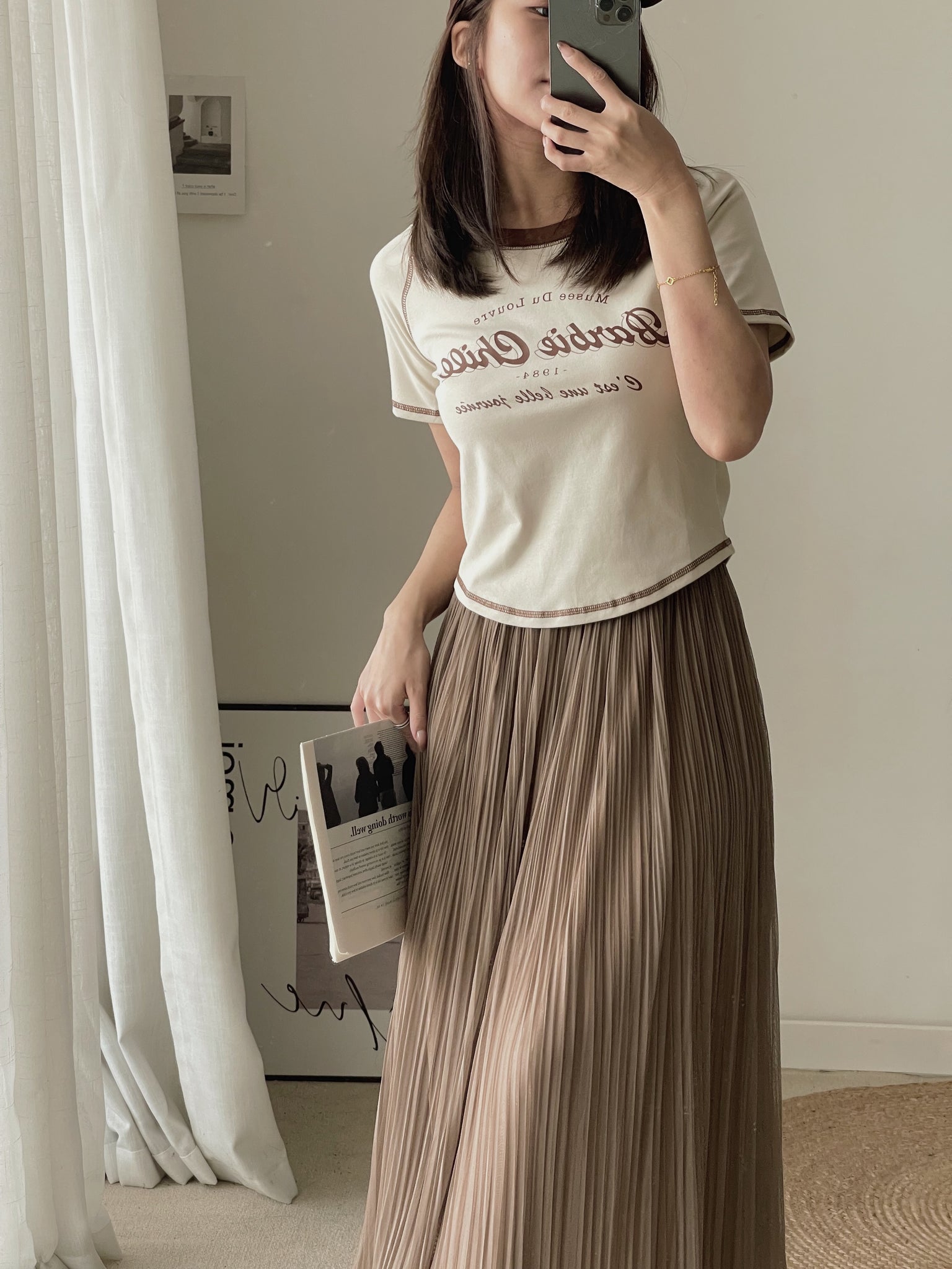 Graphic Crop Tee / 个性字母短上衣