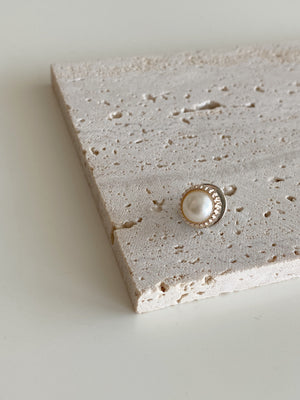 Isha Pearl Brooch / 珍珠高檔防走光扣
