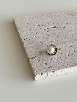 Isha Pearl Brooch / 珍珠高檔防走光扣