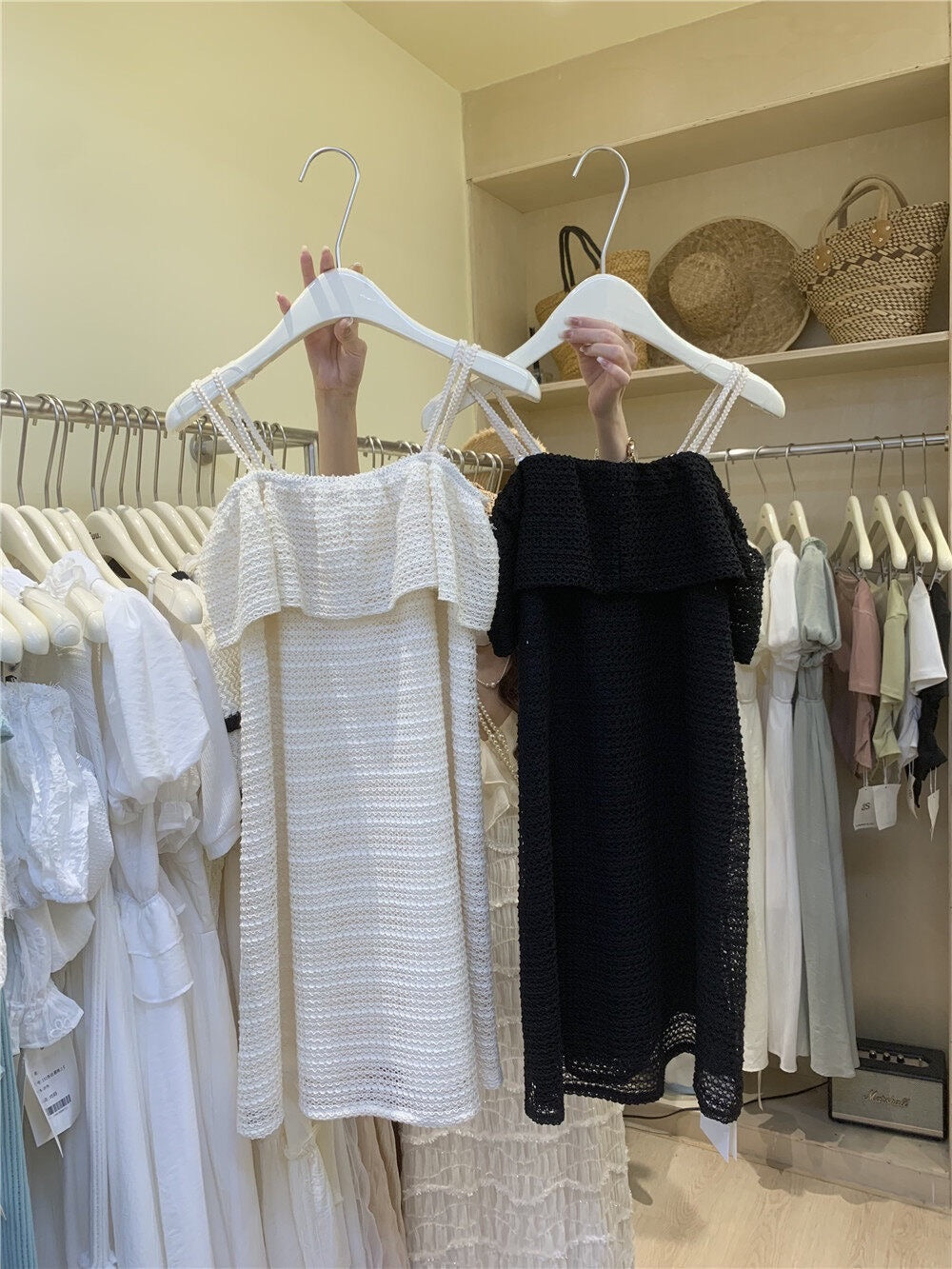 Rosa Crochet Dress / 钩花清新吊带连衣裙