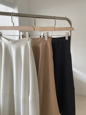 Alaia Flared Midi Skirt / 抗皱西料伞摆裙